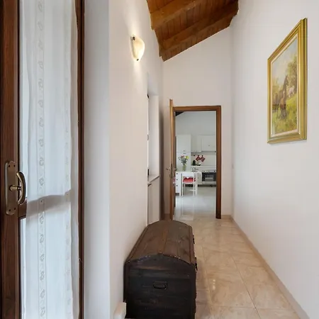 Nyaraló La Mansarda Di Mariuccia Castelletto sopra Ticino