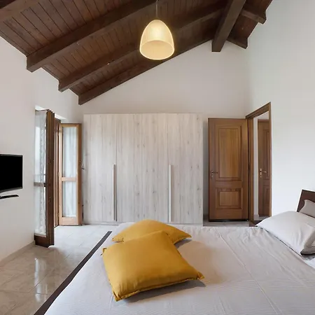 La Mansarda Di Mariuccia * Castelletto sopra Ticino