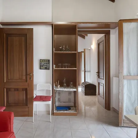 La Mansarda Di Mariuccia * Castelletto sopra Ticino