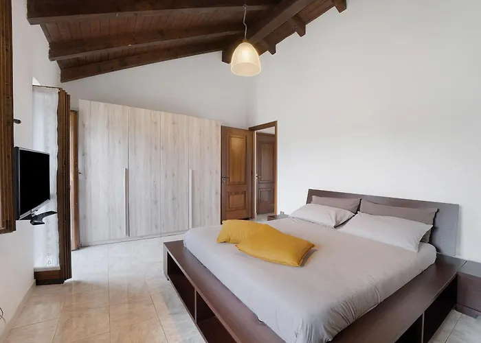 Dom wakacyjny La Mansarda Di Mariuccia Castelletto sopra Ticino