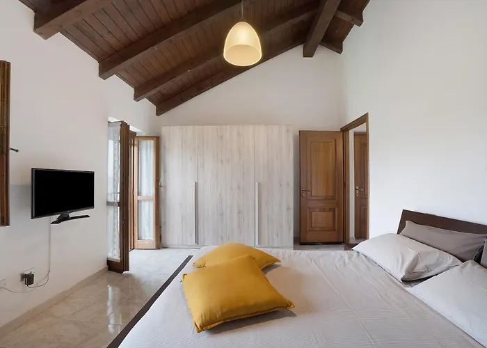 La Mansarda Di Mariuccia * Castelletto sopra Ticino